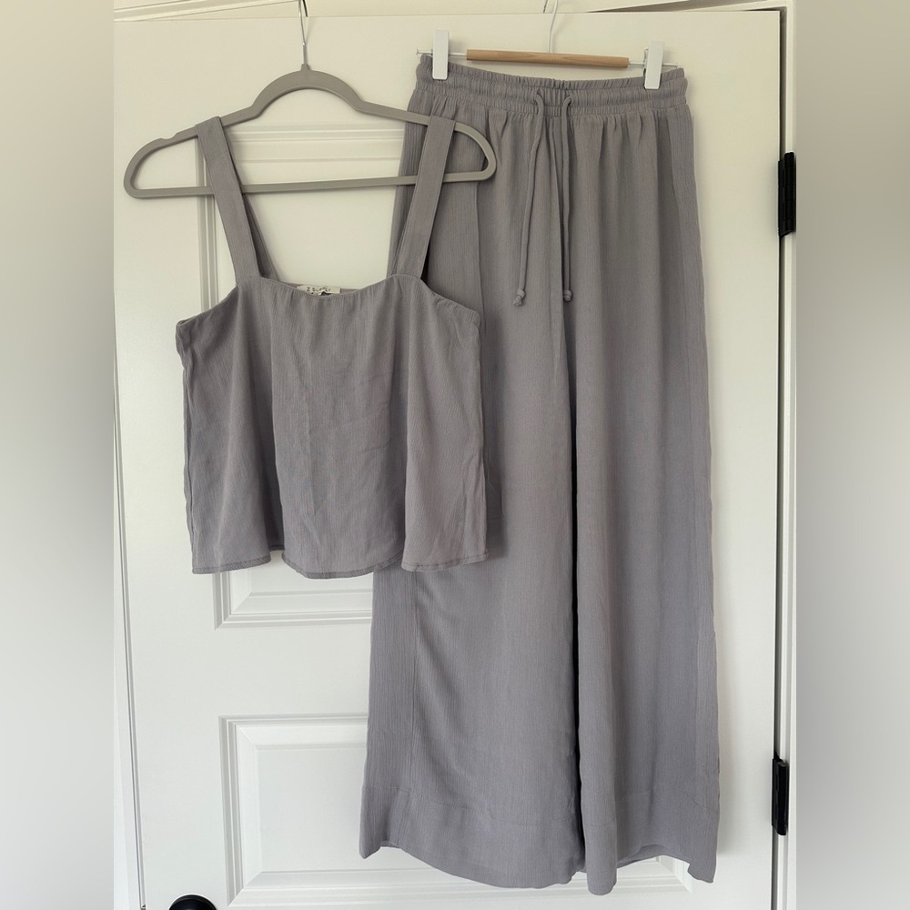 Z Supply Women’s Set

Worn once, in good condition.